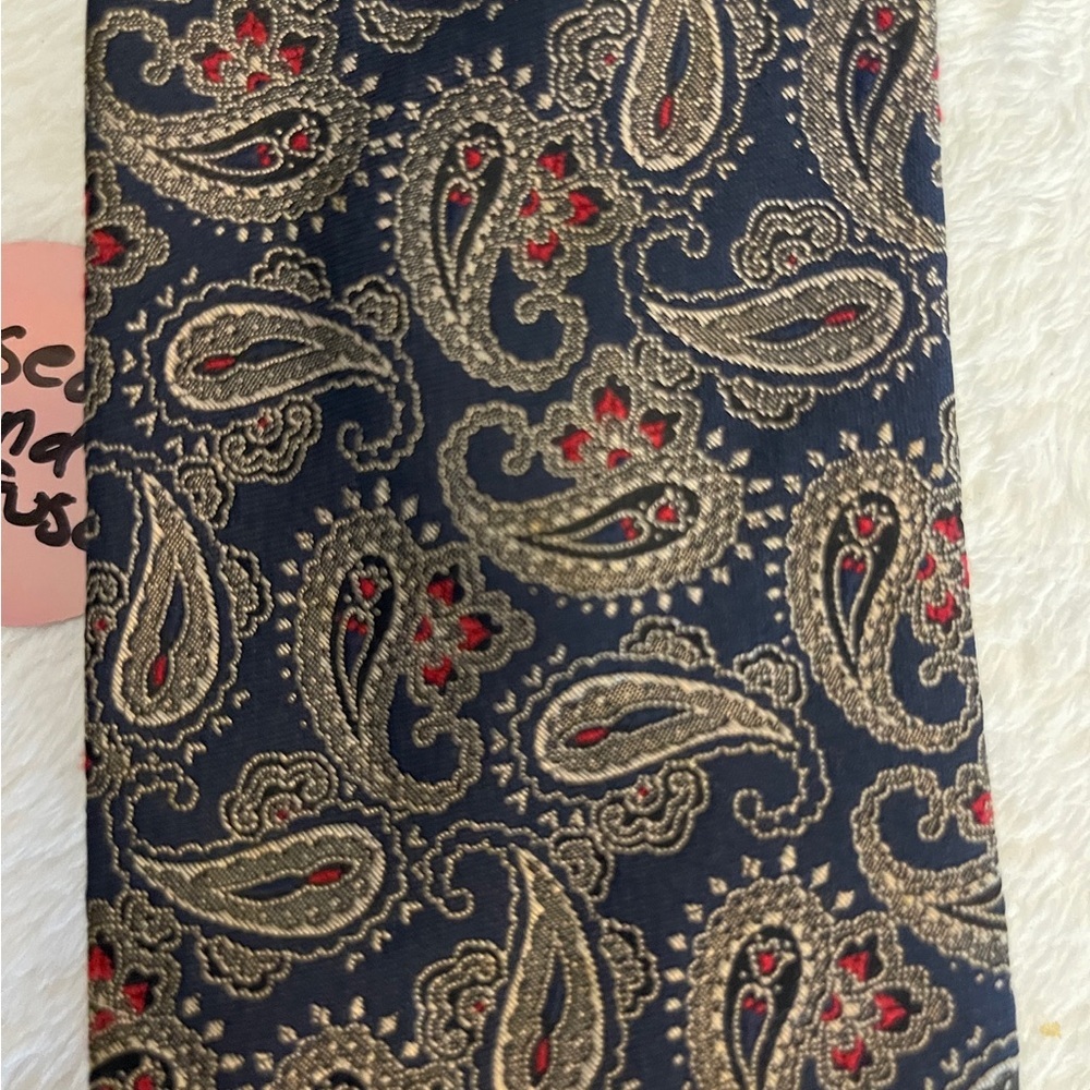Oscar de la Renta Navy and Red Paisley Tie - Picture 2 of 5